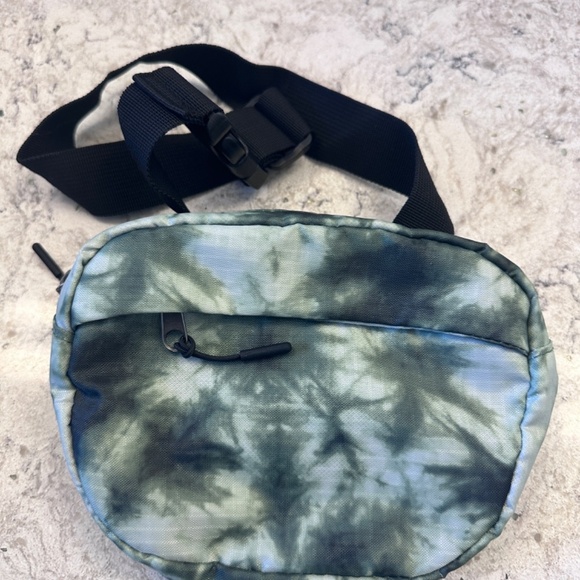 Tie Dye Green Messenger Bag - Picture 3 of 8